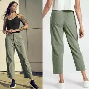 Athleta Olive Tribeca Utility Crop Pants size 4
